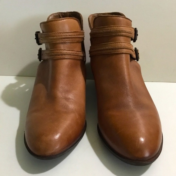 Diba Love Bug butter soft leather ankle booties - Picture 4 of 9